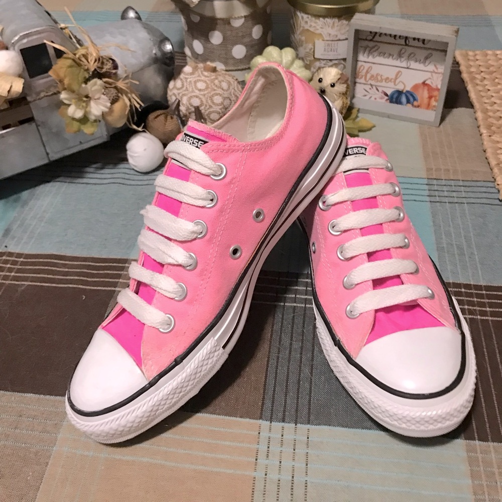 Women’s PINK CONVERSE